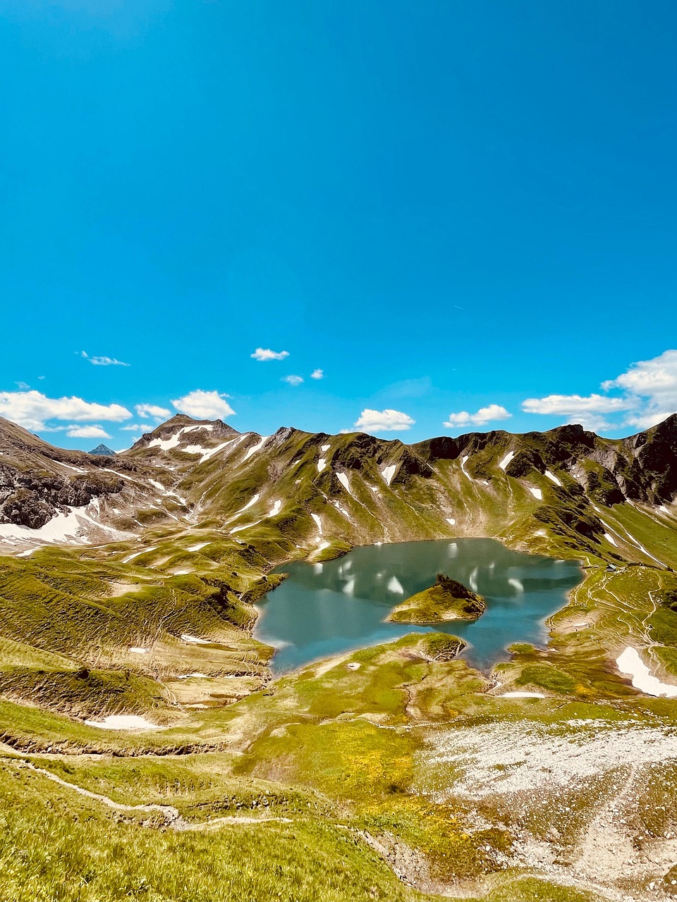 entdecken sie die faszination des trailrunning! erleben sie aufregende abenteuer in der natur, während sie durch atemberaubende landschaften laufen und ihre grenzen neu definieren. ideal für anfänger und erfahrene läufer!