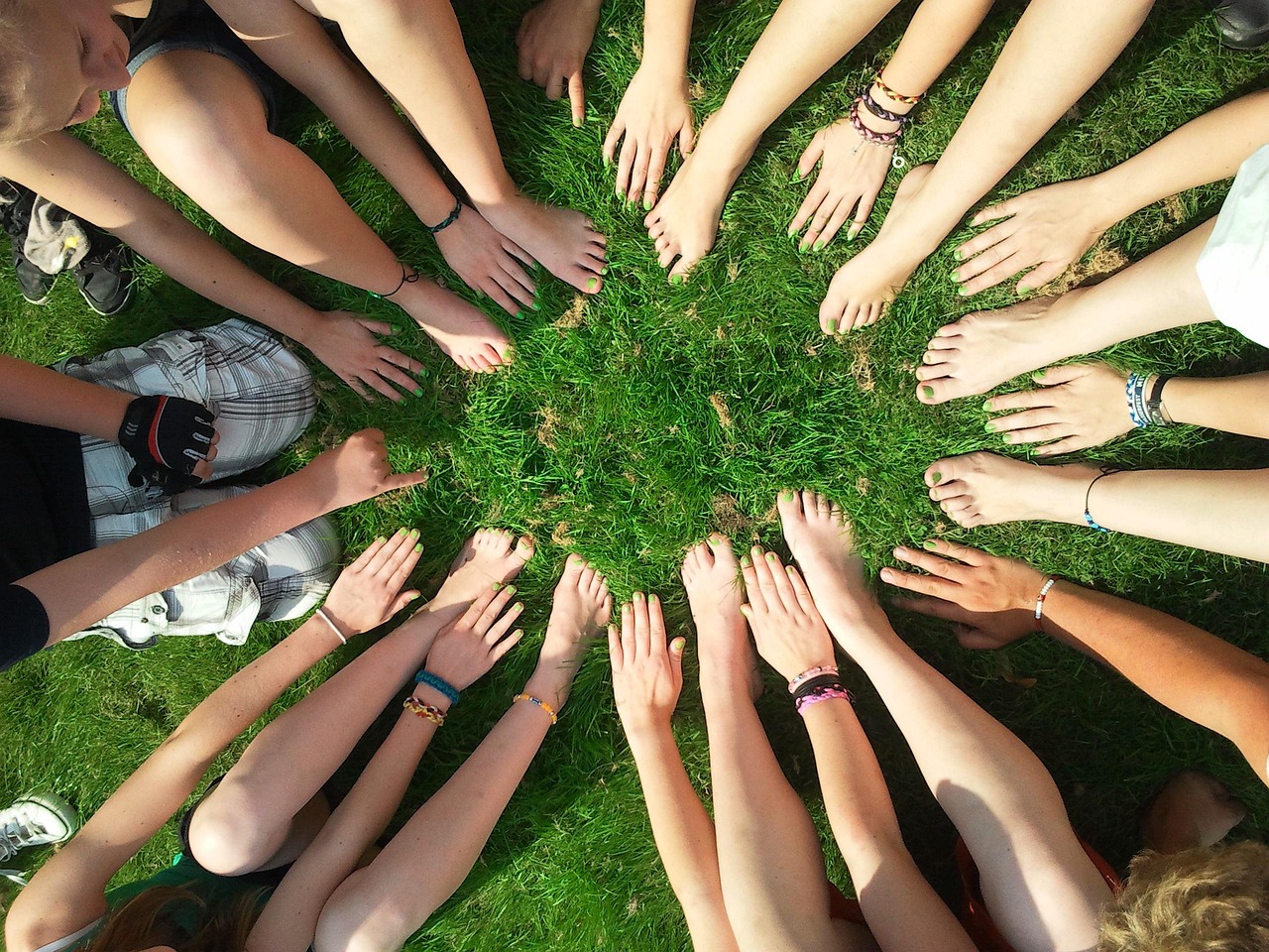 frauen-solidarität: gemeinsam stark für gleichheit, unterstützung und positive veränderungen. entdecken sie, wie frauen einander ermutigen und inspirieren, um herausforderungen zu meistern und eine bessere zukunft zu schaffen.